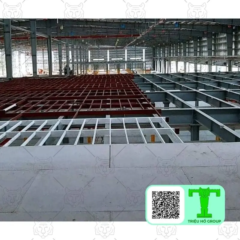 Thi công tấm xi măng smartboard lót mái chống nóng, dột hiệu quả